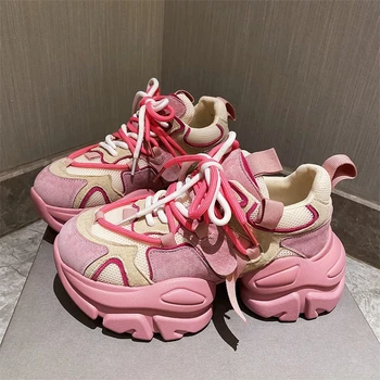 Mooie roze dikke zolen sneakers dames casual schoenen Nieuwe vrouwen gevulkaniseerde schoenen in de lente en de herfst 2023